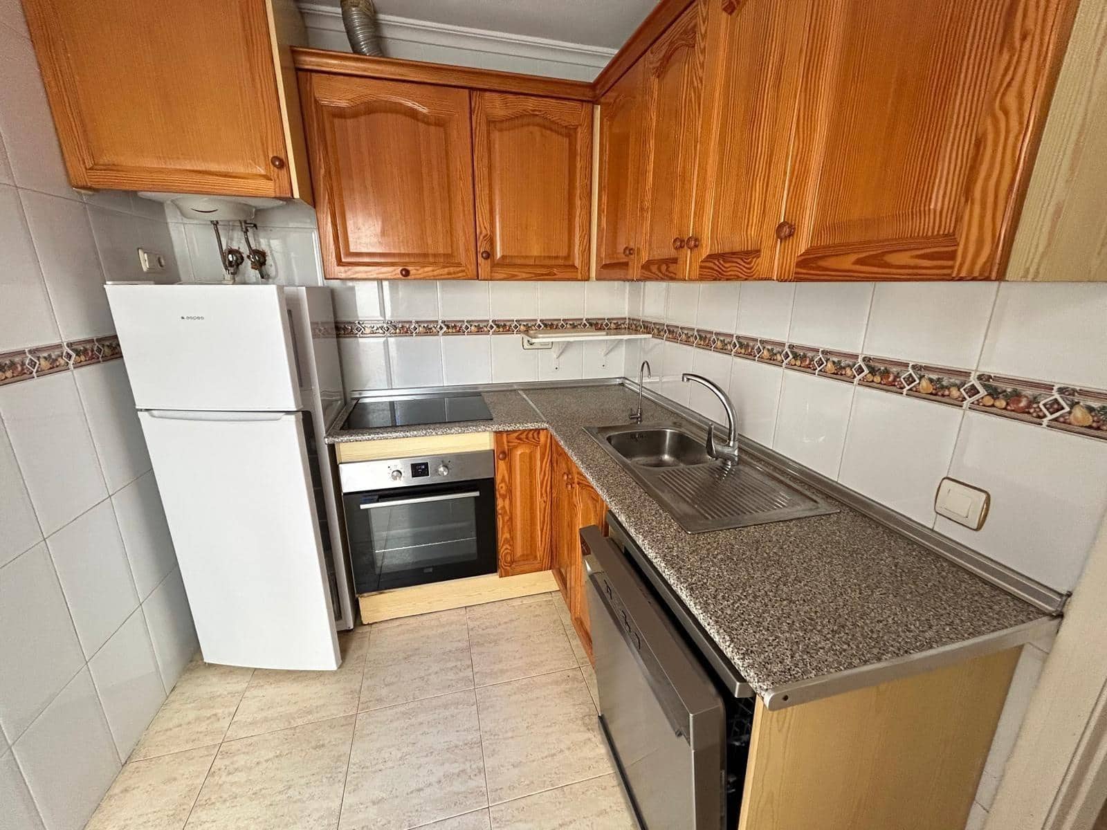 2 bedroom Apartment for sale in Torrevieja with pool - € 198,000 (Ref: 8999526)