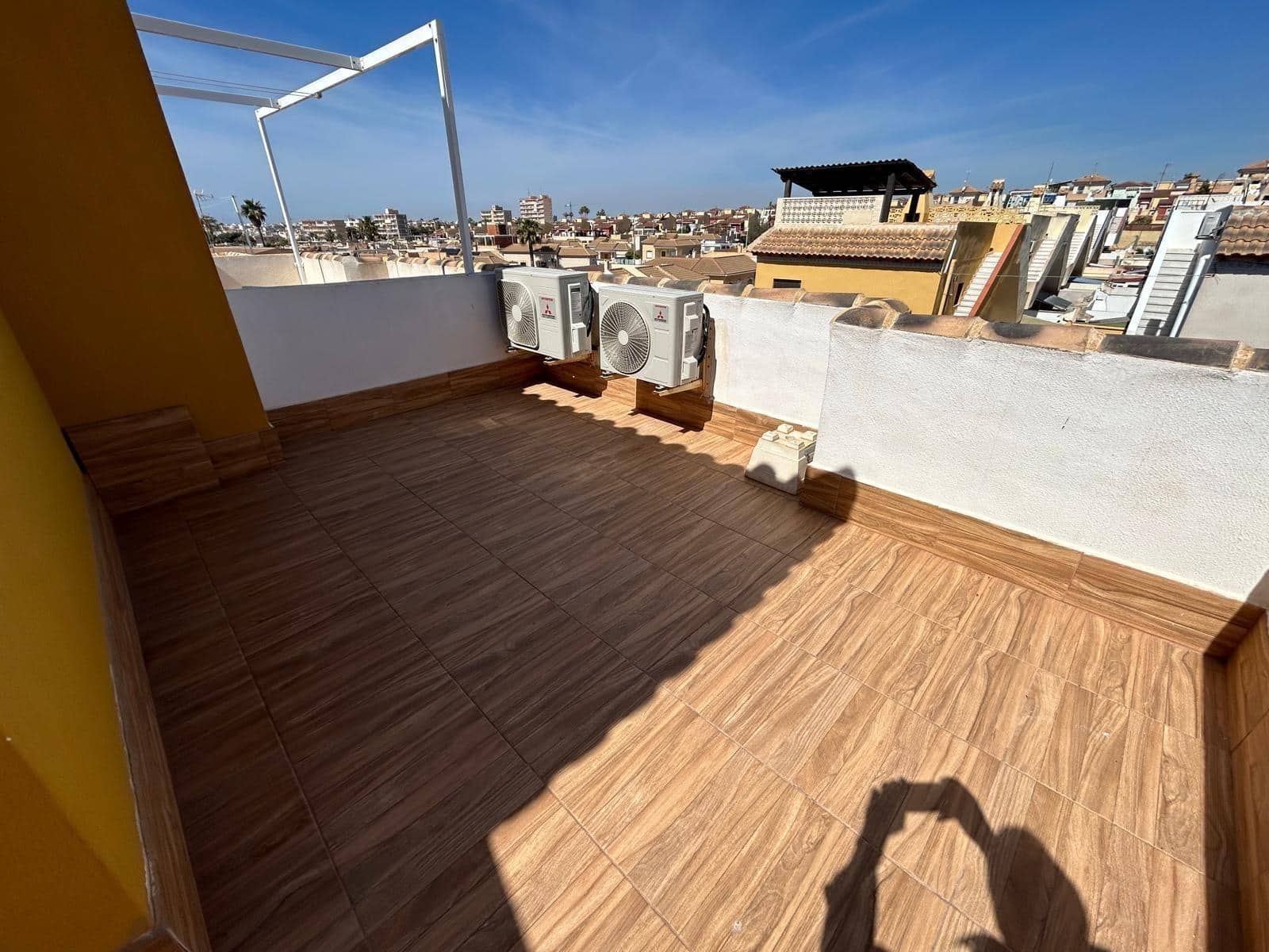 2 bedroom Apartment for sale in Torrevieja with pool - € 198,000 (Ref: 8999526)