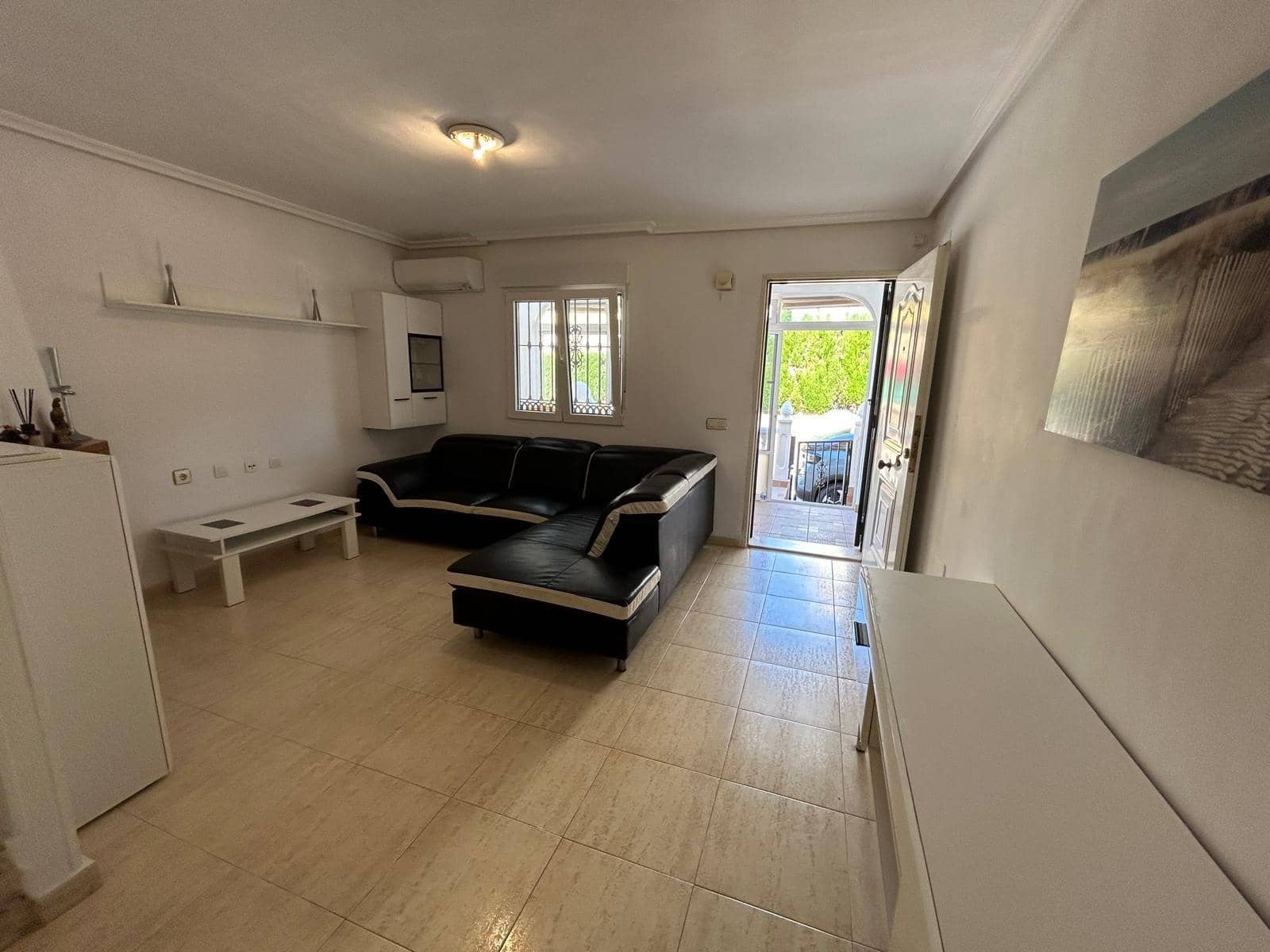 2 bedroom Apartment for sale in Torrevieja with pool - € 198,000 (Ref: 8999526)