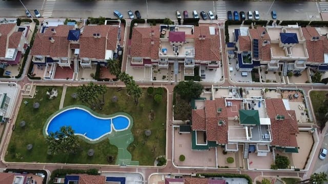 2 bedroom Bungalow for sale in Punta Prima, Orihuela with pool - € 174,900 (Ref: 8999527)