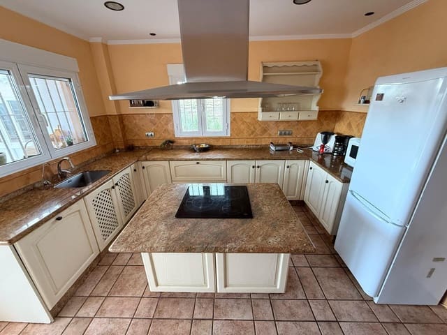 7 soverom Villa til salgs i Santa Pola med svømmebasseng garasje - € 1 375 000 (Ref: 8999529)