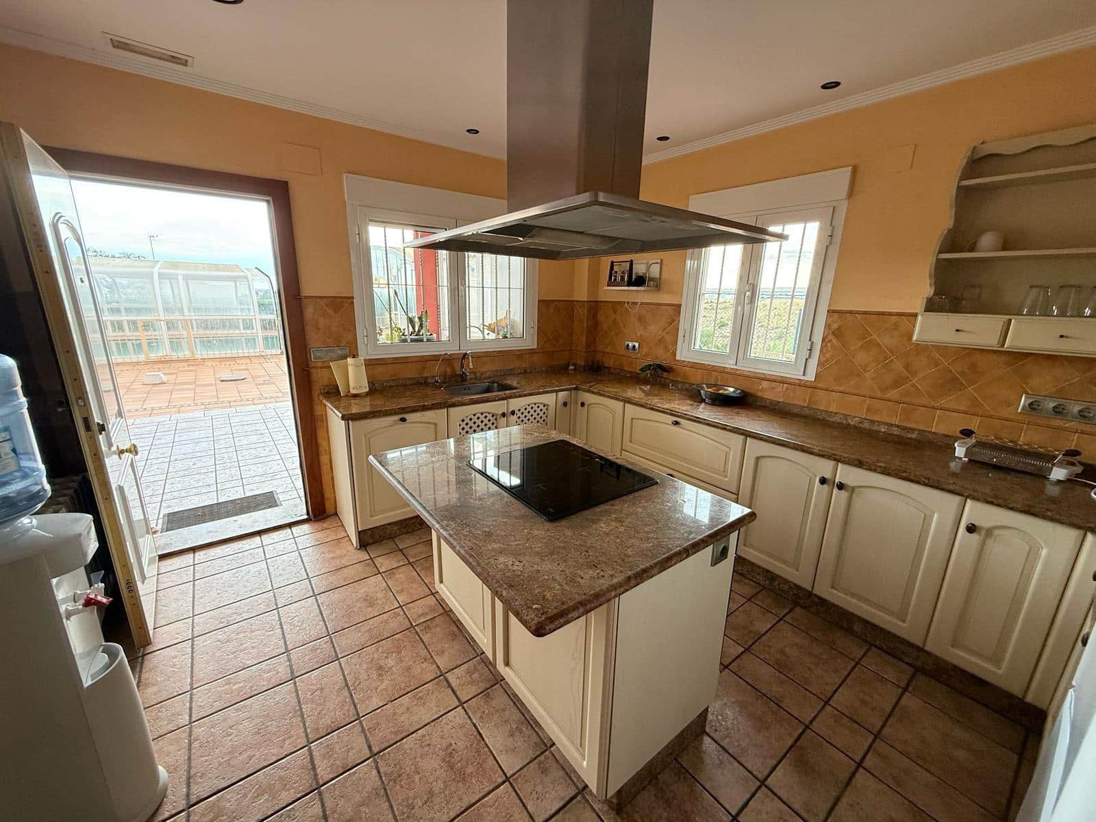 7 sypialnia Willa na sprzedaż w Santa Pola z basenem garażem - 1 375 000 € (Ref: 8999529)