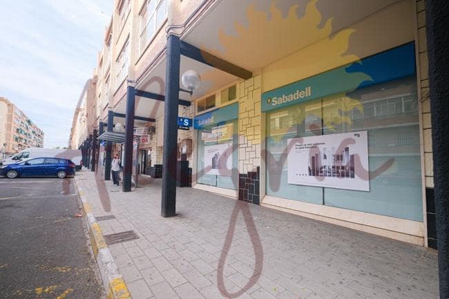 3 quarto Apartamento para venda em Alicante cidade - 49 000 € (Ref: 9001614)