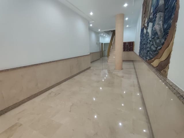 3 quarto Penthouse para venda em Torrevieja com garagem - 299 900 € (Ref: 9003646)