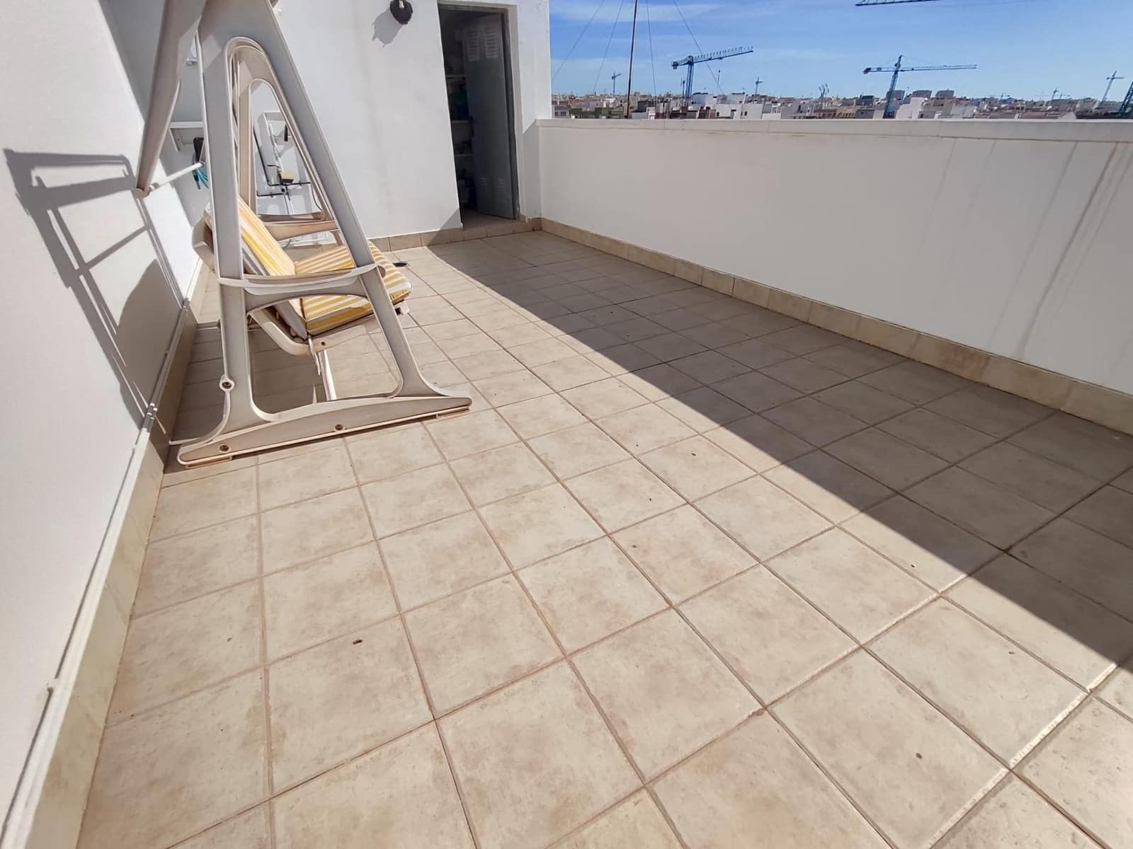 3 quarto Penthouse para venda em Torrevieja com garagem - 299 900 € (Ref: 9003646)