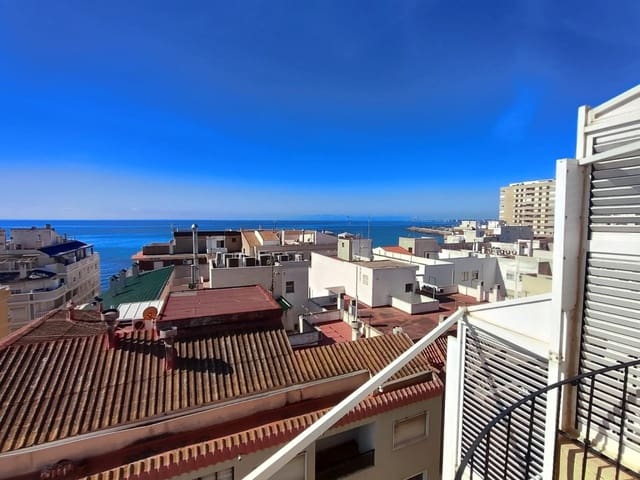 3 quarto Penthouse para venda em Torrevieja com garagem - 299 900 € (Ref: 9003646)