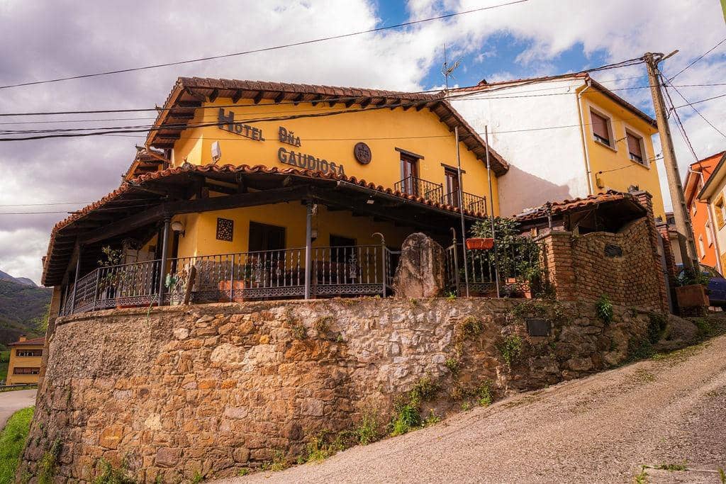 8 soveværelse Villa til salg i Lena - € 220.000 (Ref: 9003647)