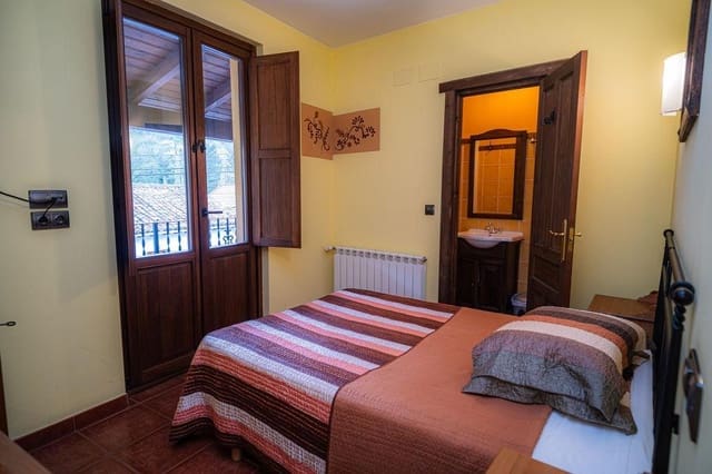 8 slaapkamer Villa te koop in Lena - € 220.000 (Ref: 9003647)