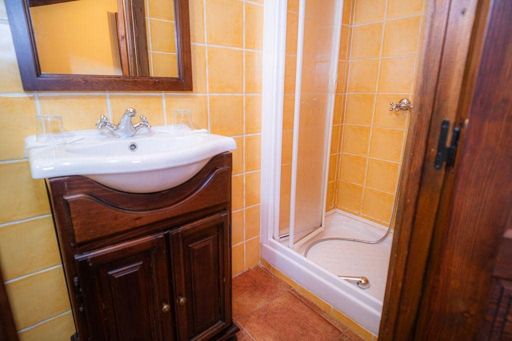 8 soveværelse Villa til salg i Lena - € 220.000 (Ref: 9003647)