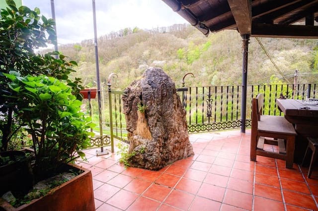 8 slaapkamer Villa te koop in Lena - € 220.000 (Ref: 9003647)