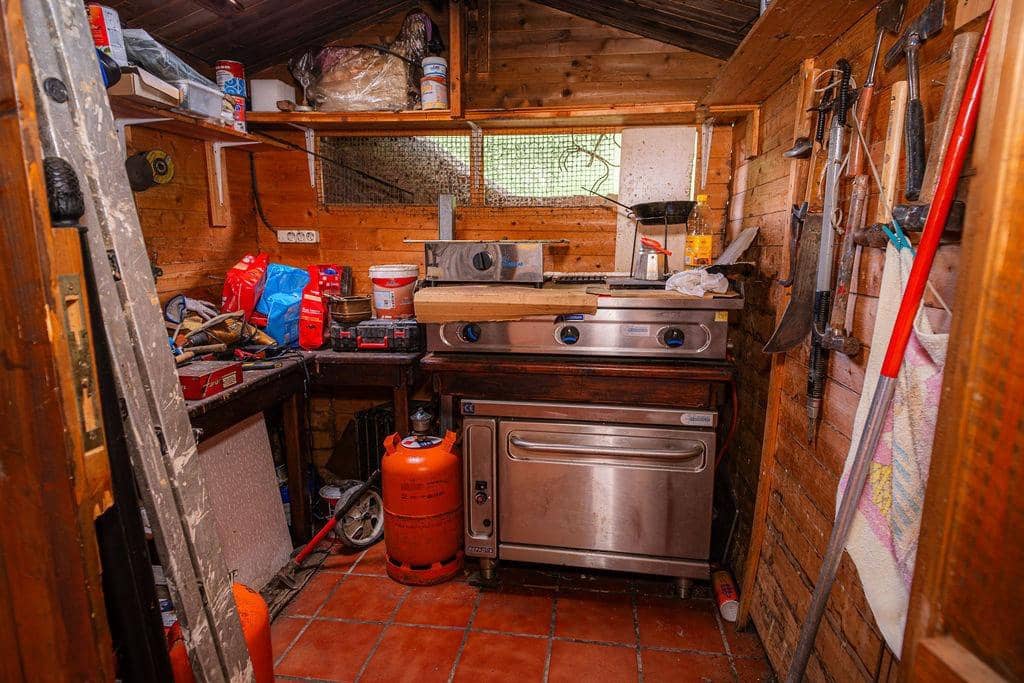 8 soveværelse Villa til salg i Lena - € 220.000 (Ref: 9003647)