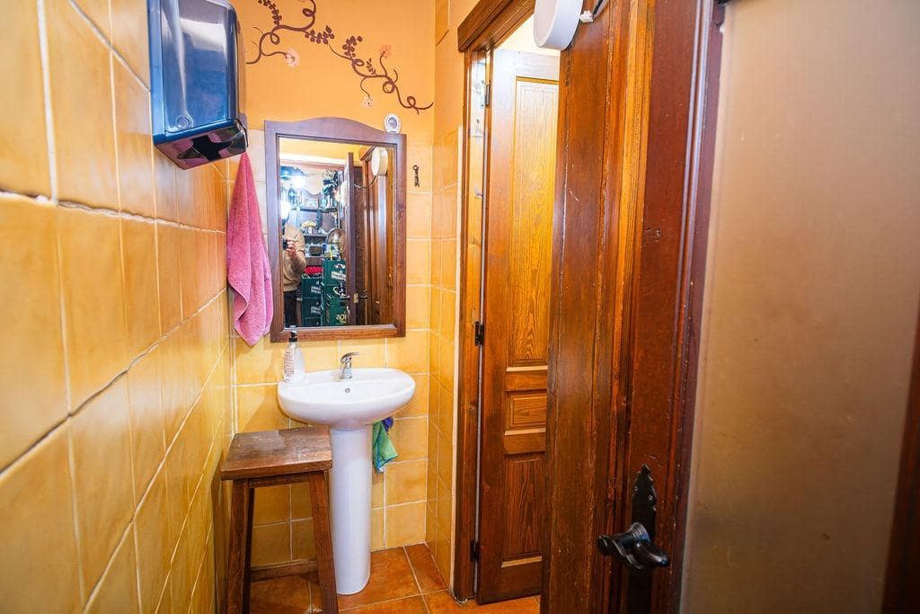 8 soveværelse Villa til salg i Lena - € 220.000 (Ref: 9003647)