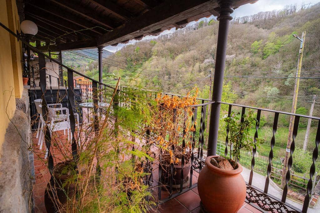 8 soveværelse Villa til salg i Lena - € 220.000 (Ref: 9003647)