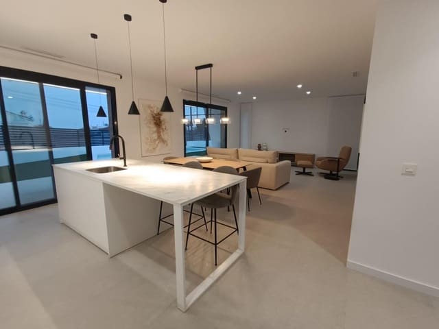 Chalet de 3 habitaciones en Ciudad Quesada, Rojales en venta con piscina - 690.000 € (Ref: 9004702)