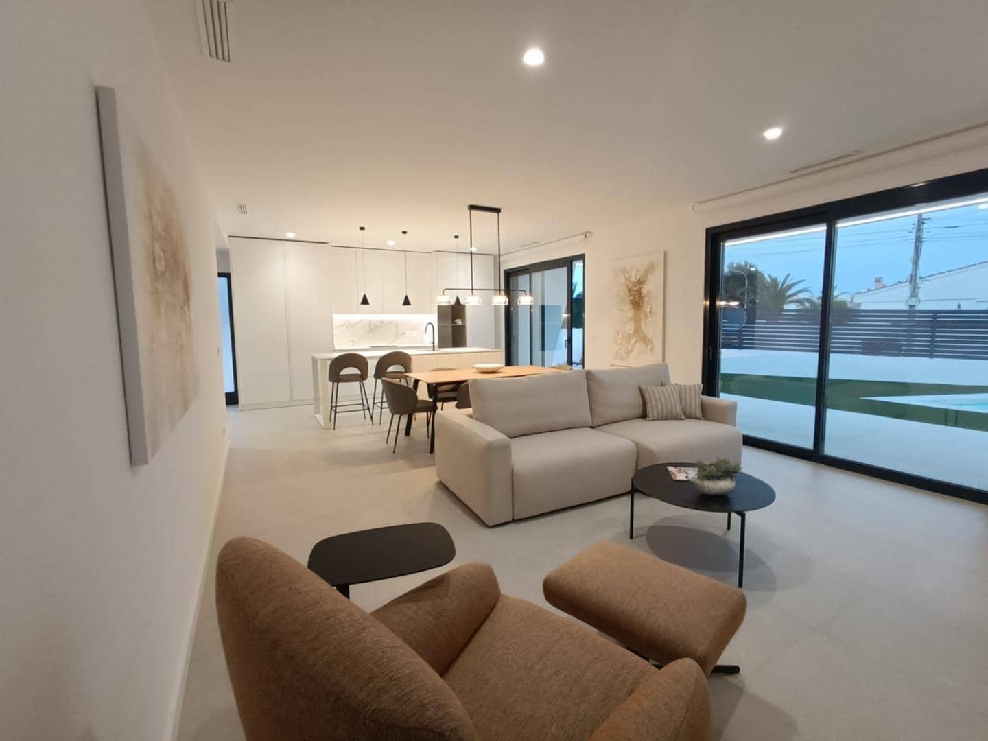 Chalet de 3 habitaciones en Ciudad Quesada en venta con piscina - 690.000 € (Ref: 9004702)