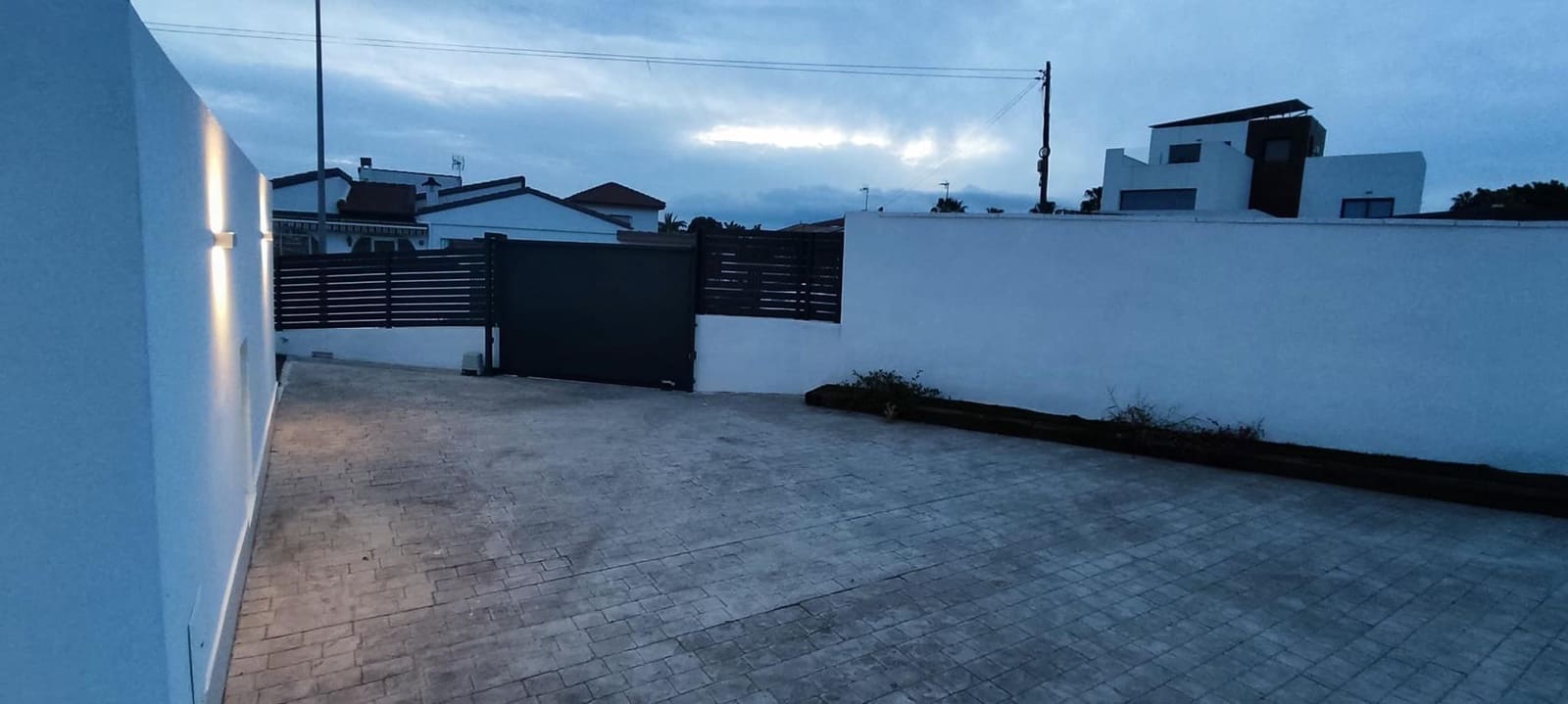 Chalet de 3 habitaciones en Ciudad Quesada en venta con piscina - 690.000 € (Ref: 9004702)