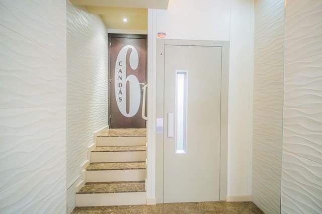 3 bedroom Apartment for sale in Gijón - € 340,000 (Ref: 9007737)