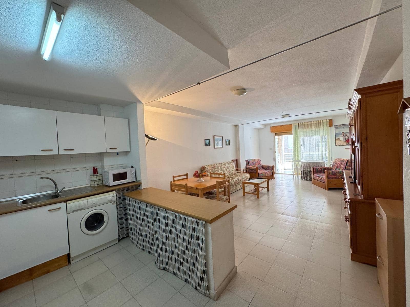 Apartamento de 2 habitaciones en Torrevieja en venta - 147.000 € (Ref: 9012578)