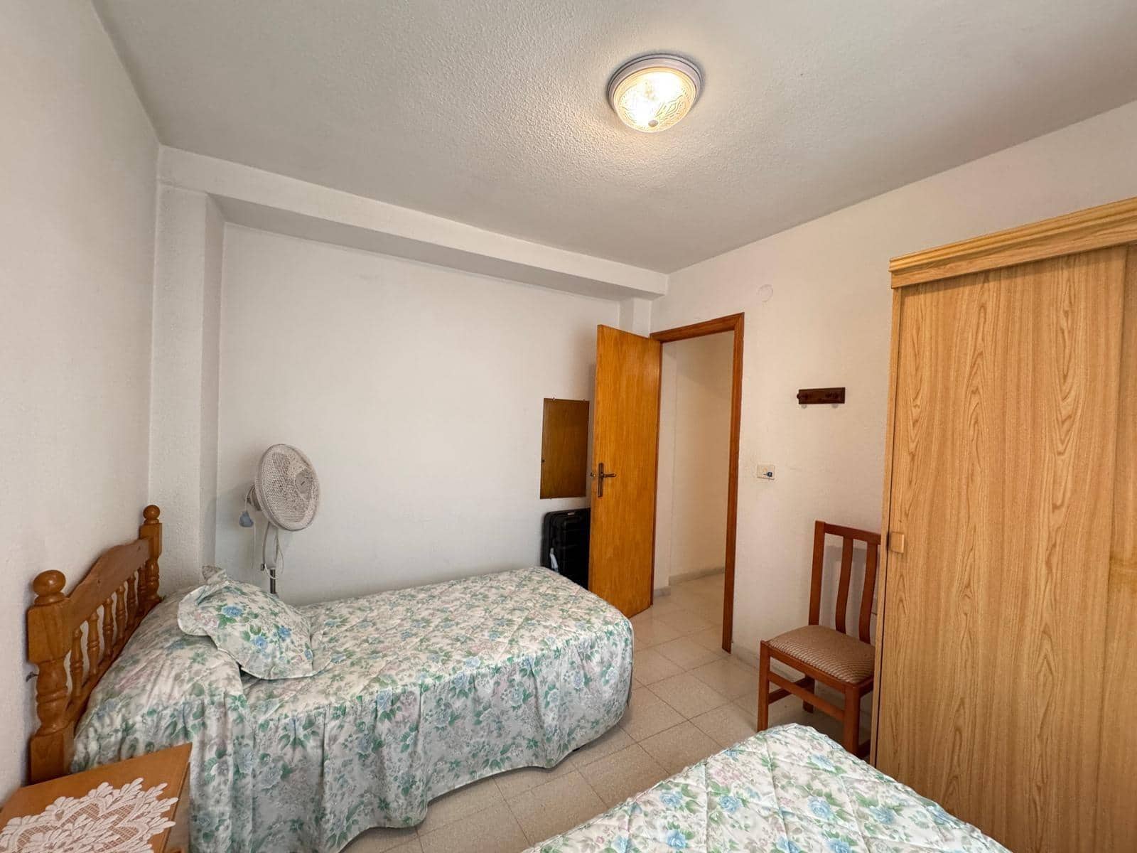 Apartamento de 2 habitaciones en Torrevieja en venta - 147.000 € (Ref: 9012578)