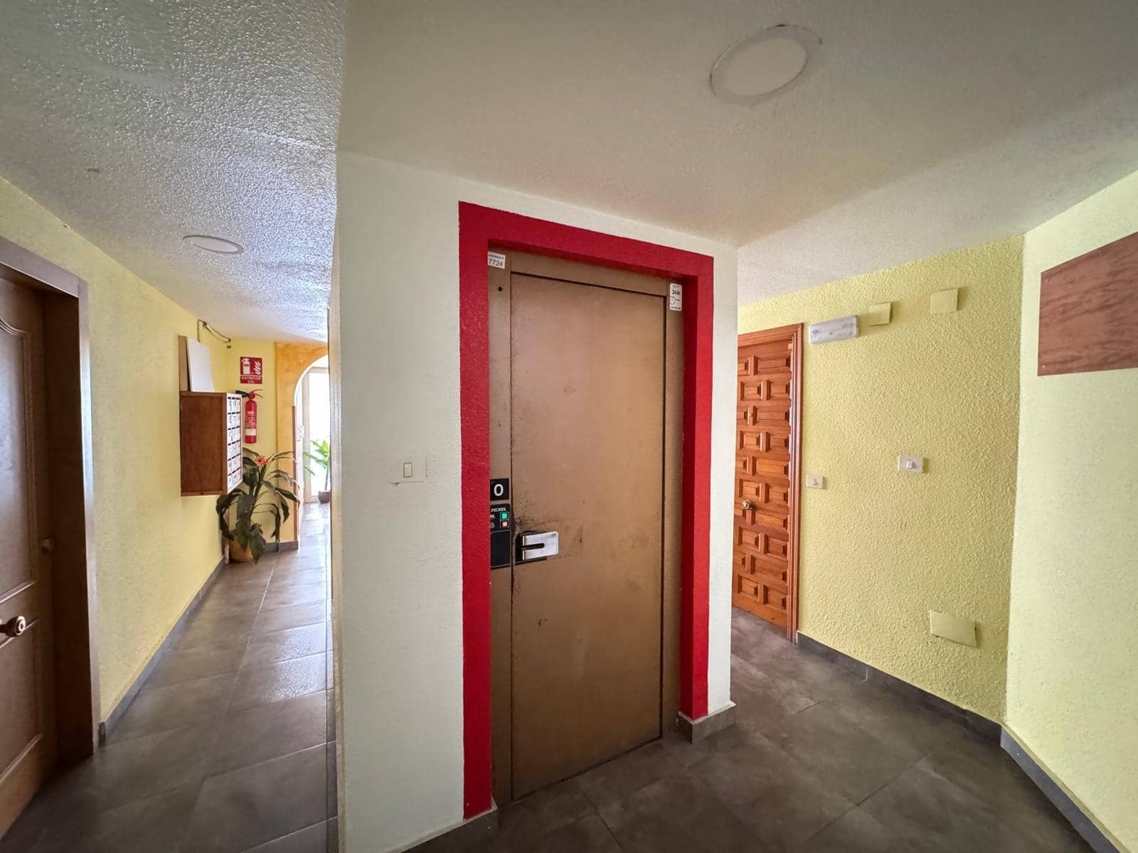 Apartamento de 2 habitaciones en Torrevieja en venta - 147.000 € (Ref: 9012578)