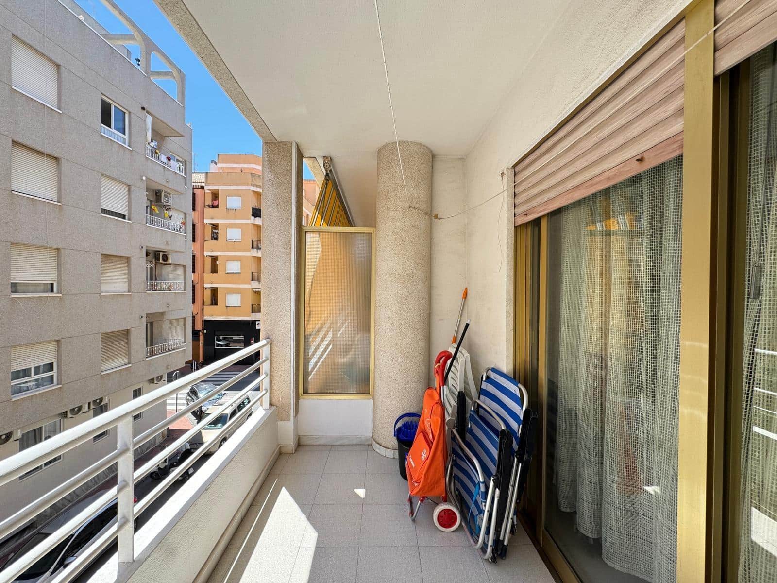 Apartamento de 2 habitaciones en Torrevieja en venta - 147.000 € (Ref: 9012578)