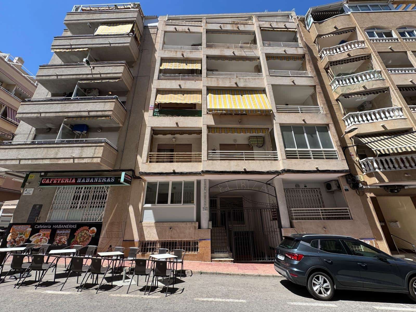 Apartamento de 2 habitaciones en Torrevieja en venta - 147.000 € (Ref: 9012578)