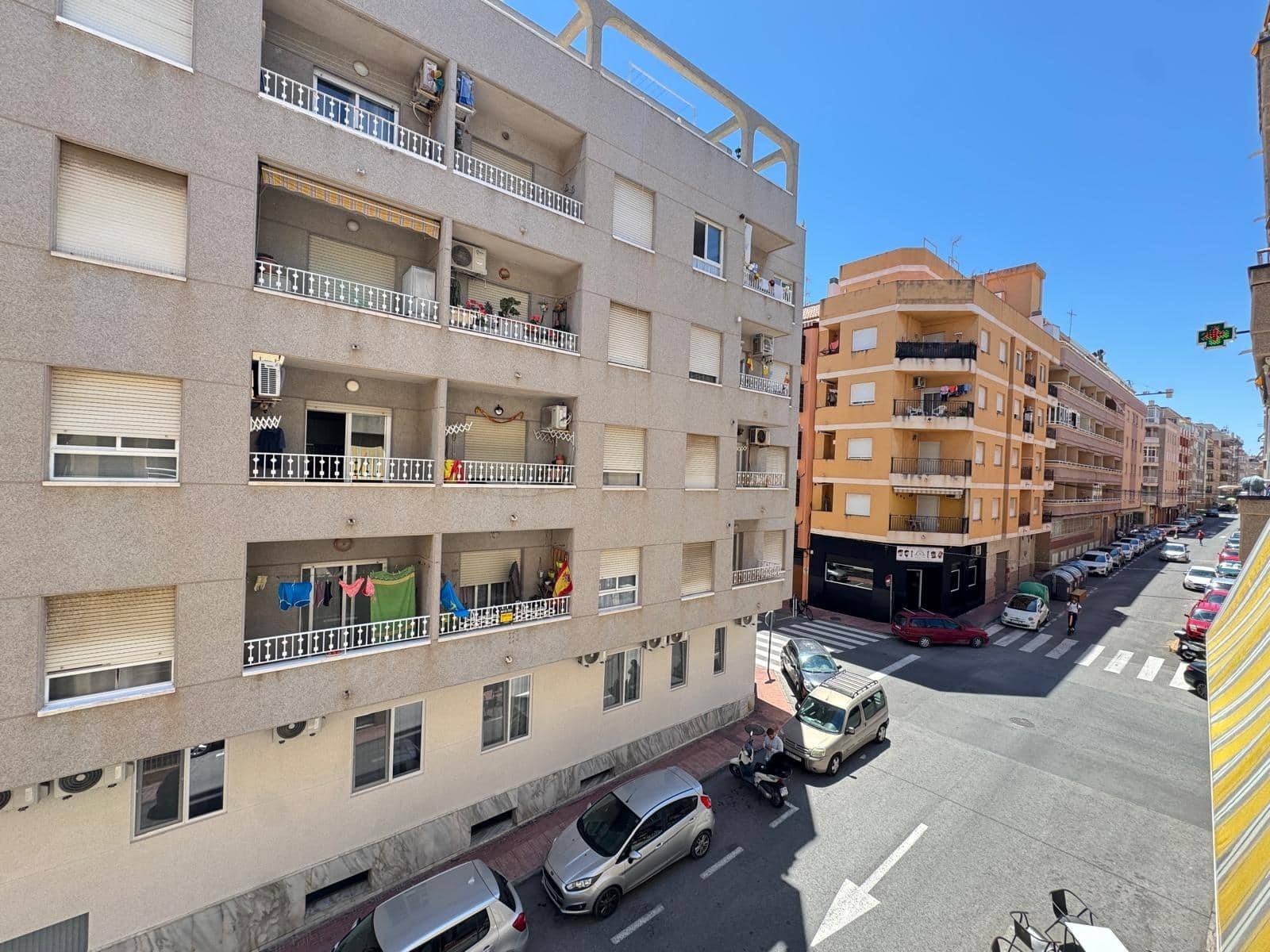 Apartamento de 2 habitaciones en Torrevieja en venta - 147.000 € (Ref: 9012578)