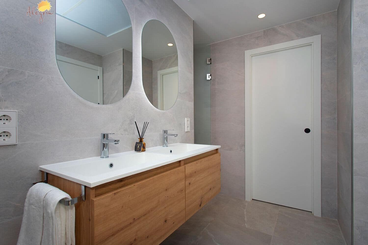 3 makuuhuone Huoneisto myytävänä paikassa Torre de la Horadada mukana uima-altaan 
autotalli - 519 900 € (Ref: 9012579)