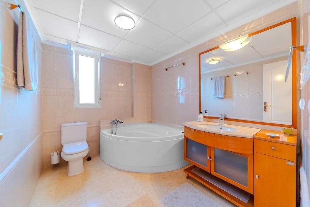 Chalet de 5 habitaciones en La Mata en venta - 1.170.000 € (Ref: 9015079)