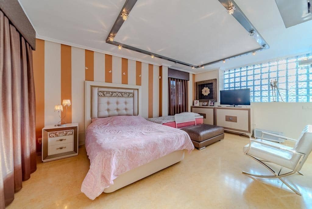 Chalet de 5 habitaciones en La Mata en venta - 1.170.000 € (Ref: 9015079)