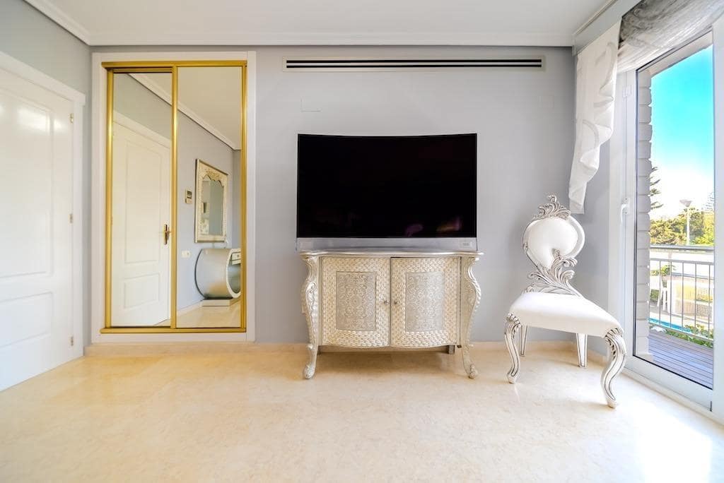 Chalet de 5 habitaciones en La Mata en venta - 1.170.000 € (Ref: 9015079)