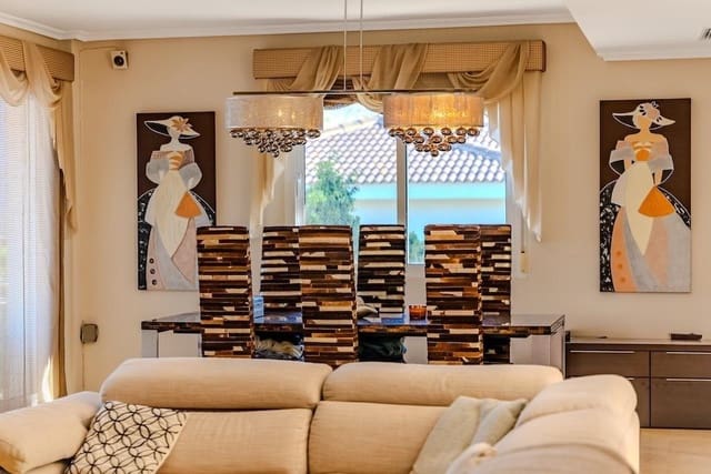 5 soveværelse Villa til salg i La Mata, Torrevieja - € 1.170.000 (Ref: 9015079)