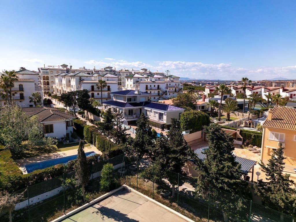 Chalet de 5 habitaciones en La Mata en venta - 1.170.000 € (Ref: 9015079)