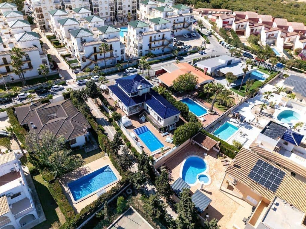 Chalet de 5 habitaciones en La Mata en venta - 1.170.000 € (Ref: 9015079)