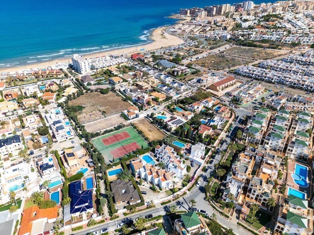 Chalet de 5 habitaciones en La Mata en venta - 1.170.000 € (Ref: 9015079)