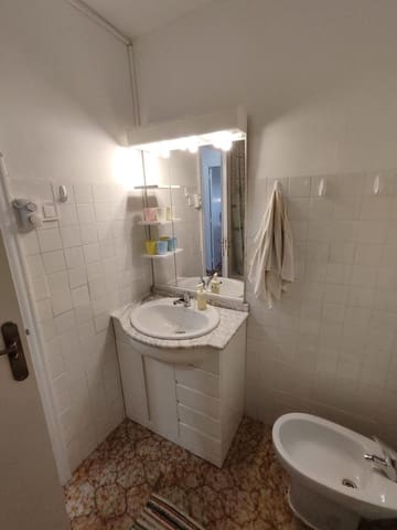 3 soveværelse Lejlighed til salg i Juan XXIII, Alicante by - € 125.000 (Ref: 9015093)