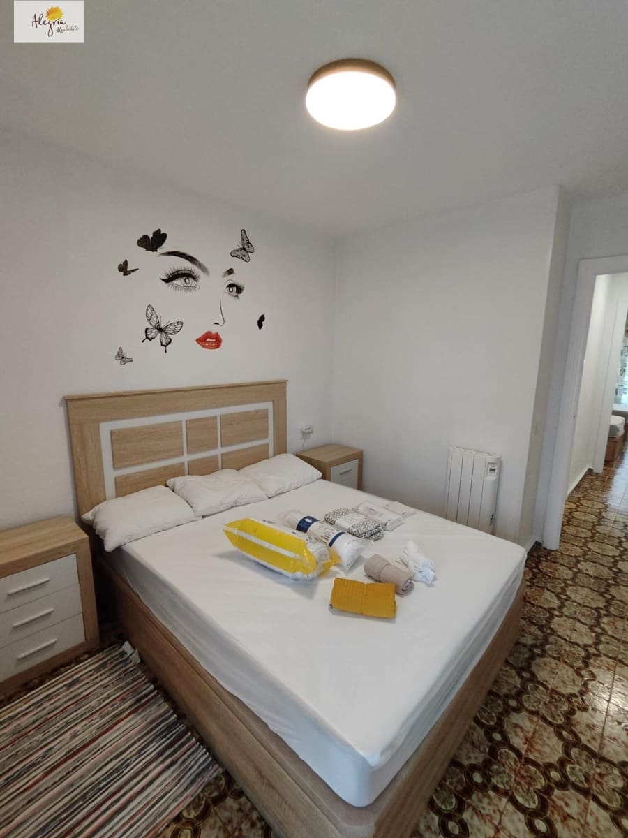 3 soveværelse Lejlighed til salg i Alicante by - € 125.000 (Ref: 9015093)