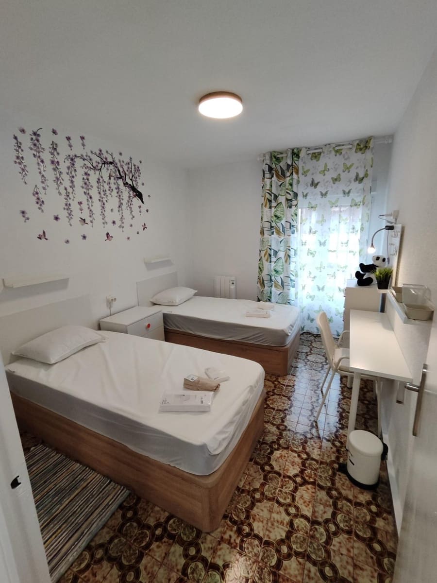 3 soveværelse Lejlighed til salg i Alicante by - € 125.000 (Ref: 9015093)