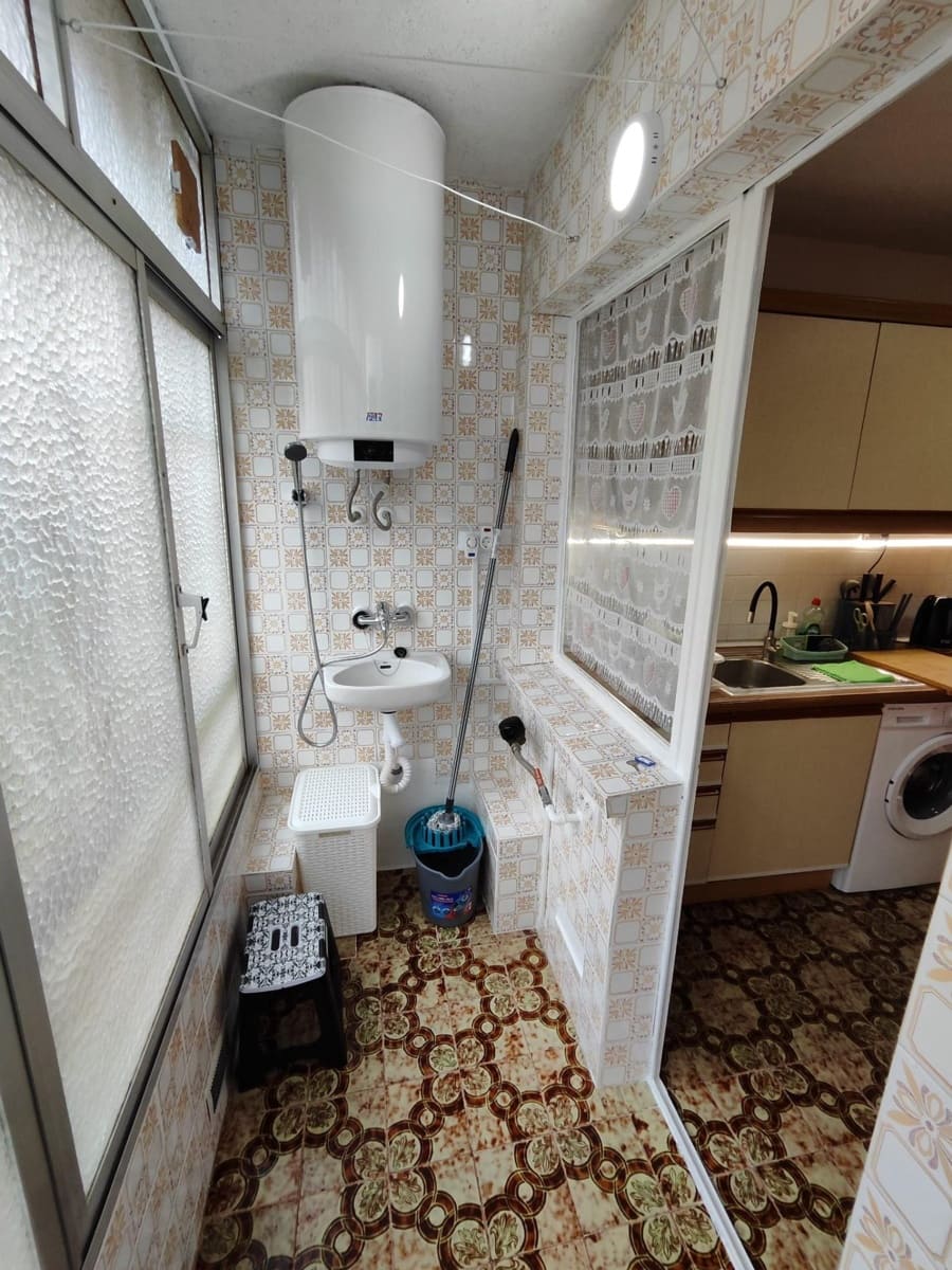 3 soveværelse Lejlighed til salg i Alicante by - € 125.000 (Ref: 9015093)