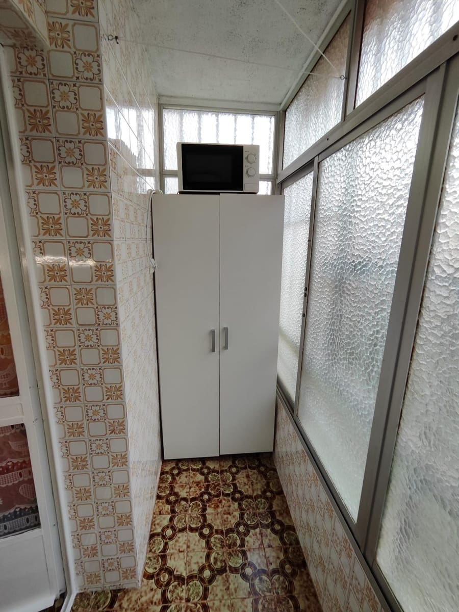 3 soveværelse Lejlighed til salg i Alicante by - € 125.000 (Ref: 9015093)