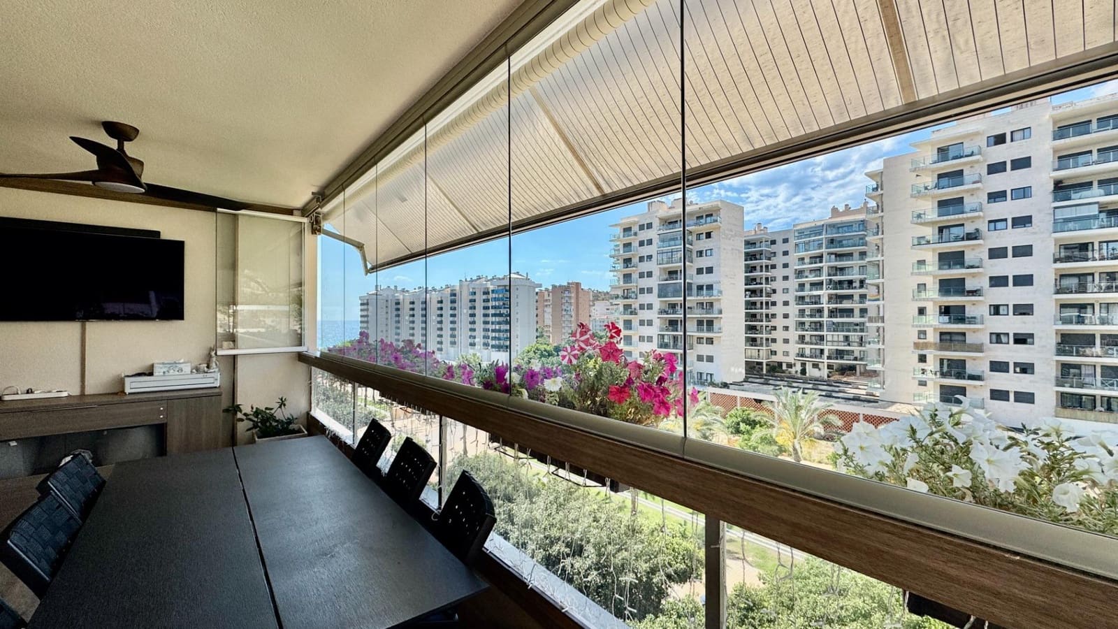 3 bedroom Apartment for sale in La Villajoyosa / Vila Joiosa with pool - € 498,000 (Ref: 9018222)