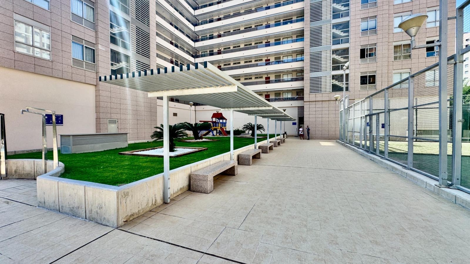 3 bedroom Apartment for sale in La Villajoyosa / Vila Joiosa with pool - € 498,000 (Ref: 9018222)