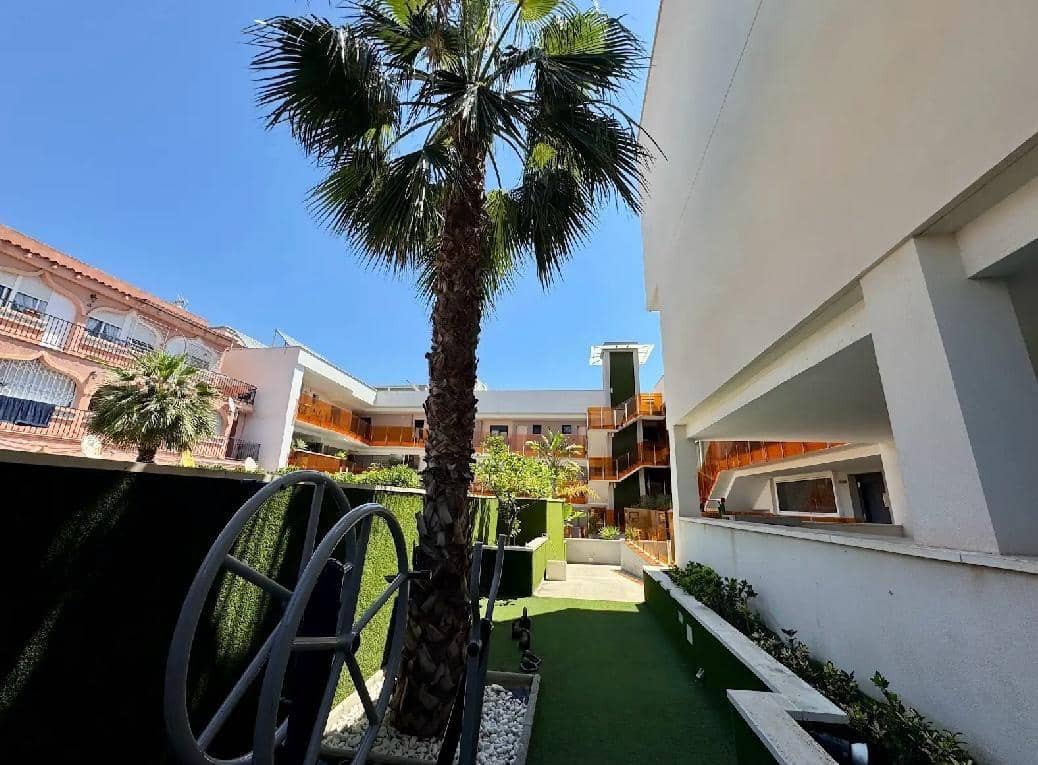 Apartamento de 2 habitaciones en Torrevieja en venta con piscina - 189.000 € (Ref: 9020895)