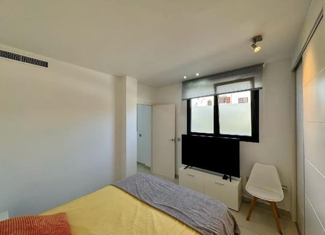 Apartamento de 2 habitaciones en Centro, Torrevieja en venta con piscina - 189.000 € (Ref: 9020895)