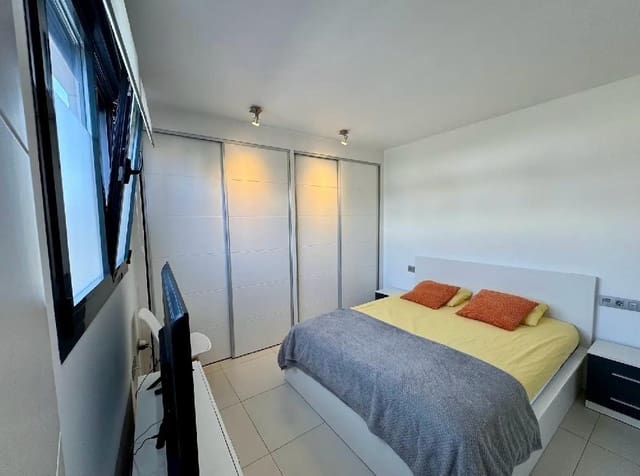 Apartamento de 2 habitaciones en Centro, Torrevieja en venta con piscina - 189.000 € (Ref: 9020895)