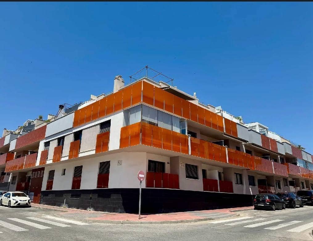 Apartamento de 2 habitaciones en Torrevieja en venta con piscina - 189.000 € (Ref: 9020895)