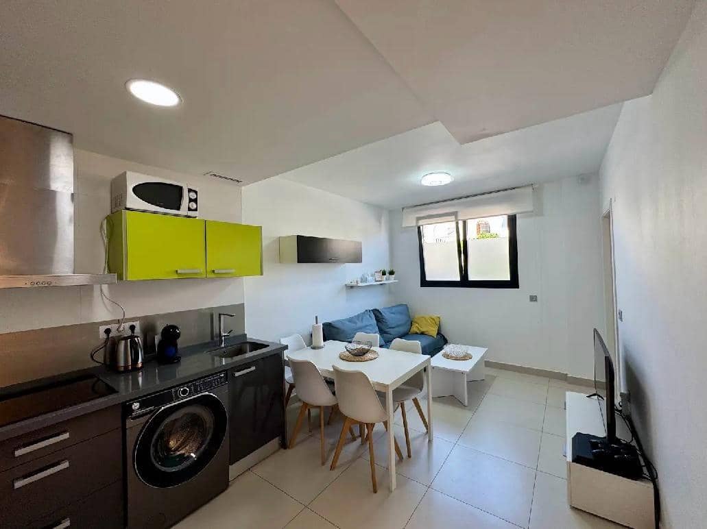Apartamento de 2 habitaciones en Torrevieja en venta con piscina - 189.000 € (Ref: 9020895)