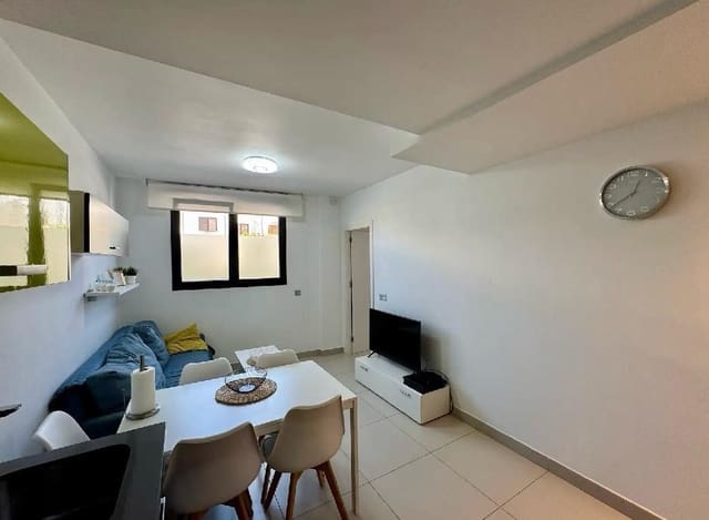 Apartamento de 2 habitaciones en Centro, Torrevieja en venta con piscina - 189.000 € (Ref: 9020895)
