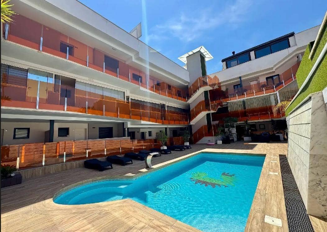 Apartamento de 2 habitaciones en Torrevieja en venta con piscina - 189.000 € (Ref: 9020895)