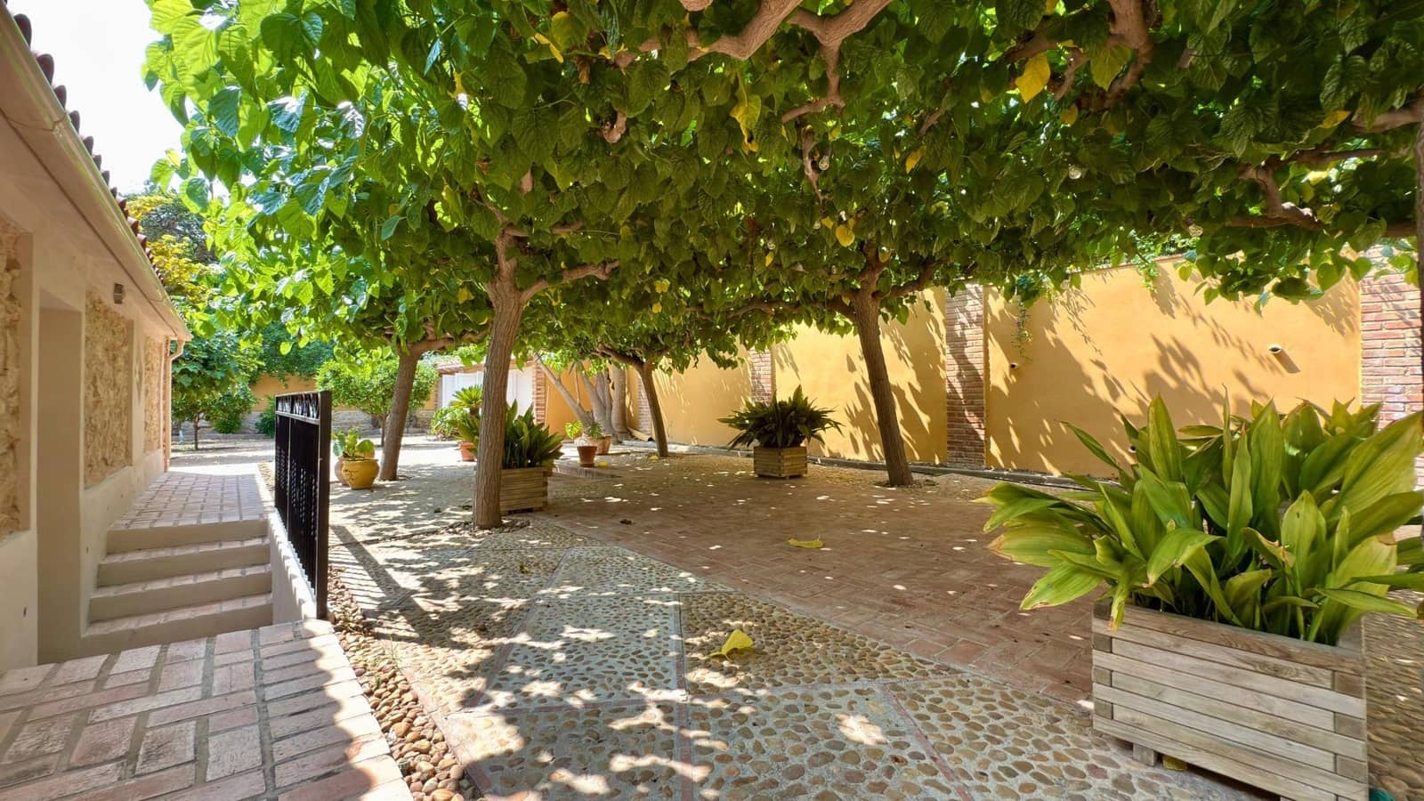 6 soveværelse Villa til salg i Alicante by med swimmingpool garage - € 1.400.000 (Ref: 9034445)